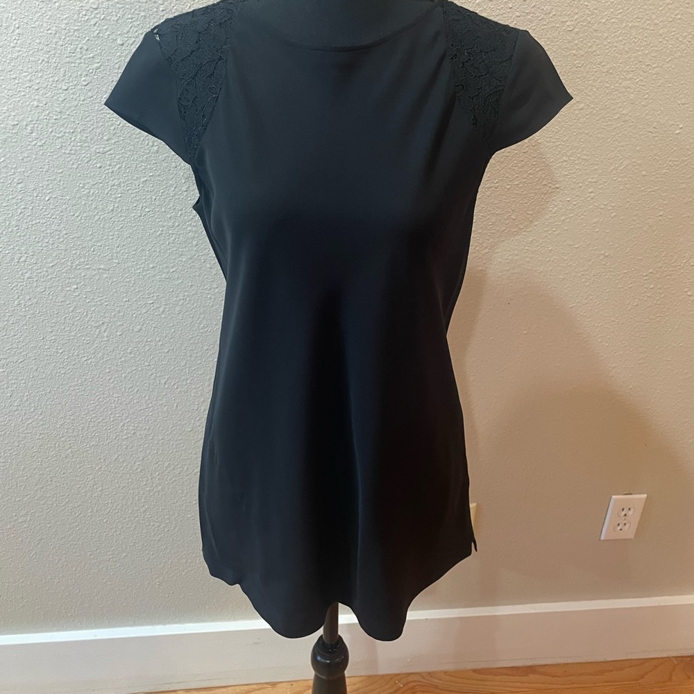 Black THEORY shirt w/flower lace sleeves